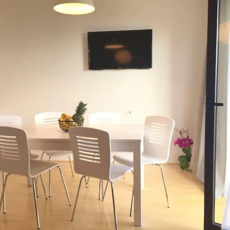 Spacious With Stunning View Apartament Novi Vinodolski