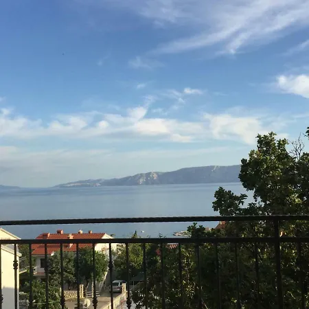 Spacious With Stunning View Apartament Novi Vinodolski