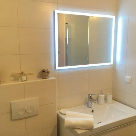 Spacious With Stunning View Apartment Novi Vinodolski